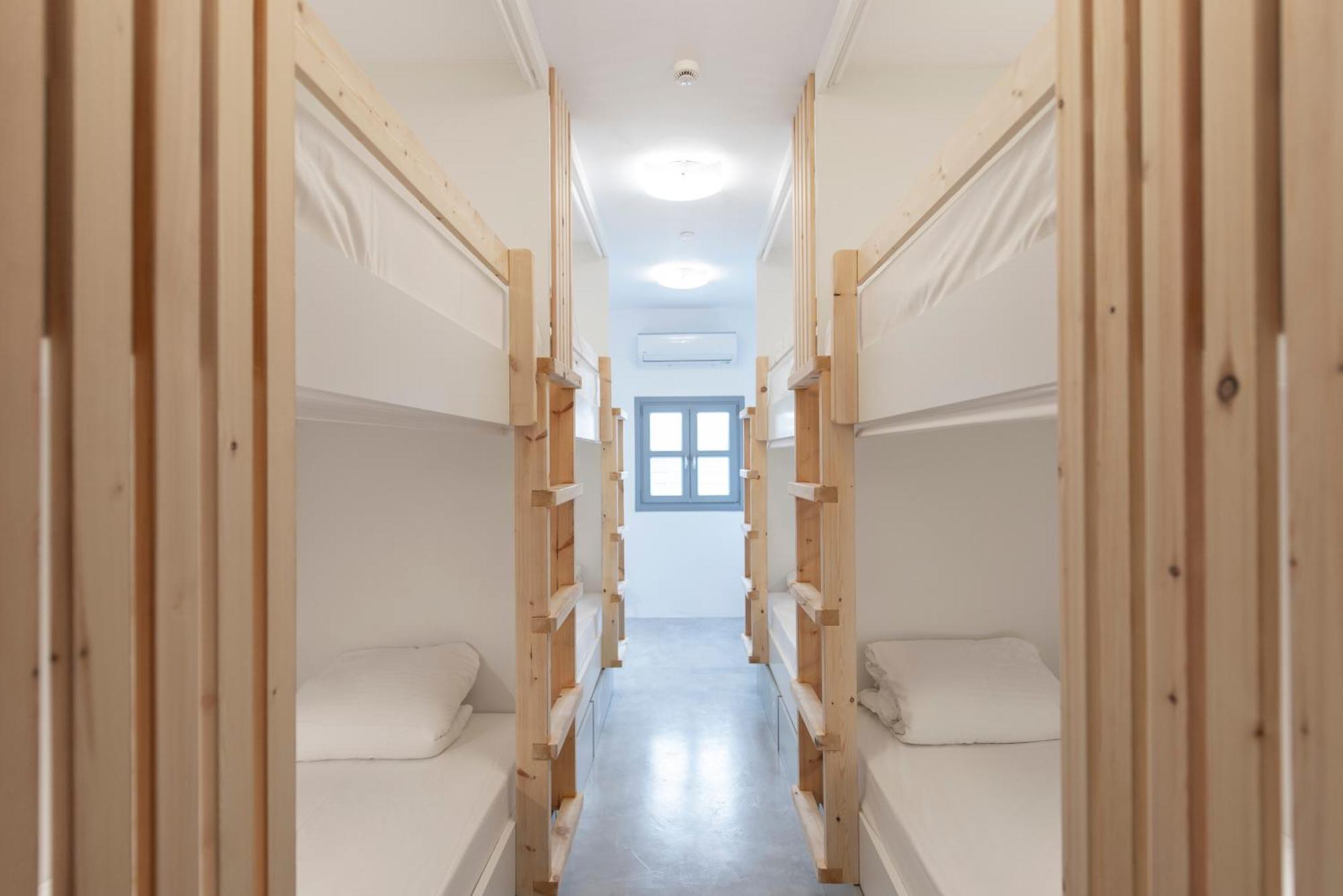 Bedspot Hostel Fira  Ngoại thất bức ảnh