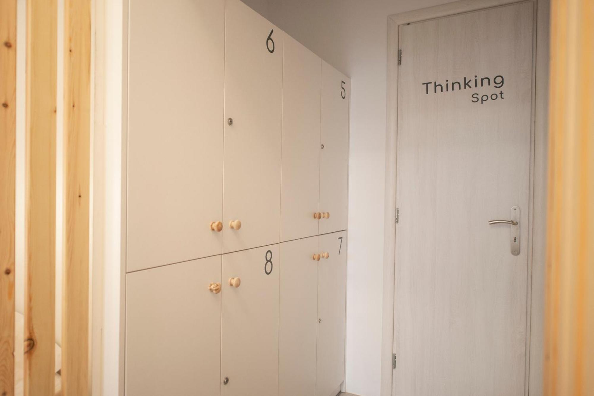 Bedspot Hostel Fira  Ngoại thất bức ảnh