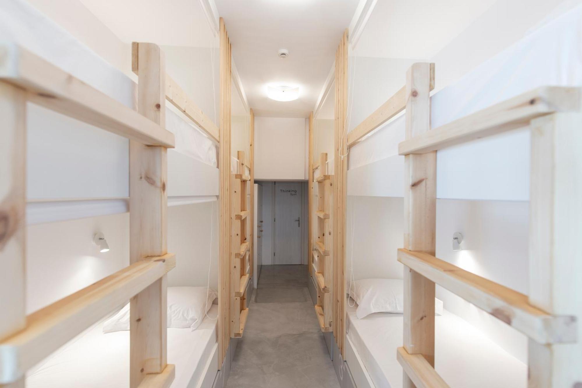 Bedspot Hostel Fira  Ngoại thất bức ảnh
