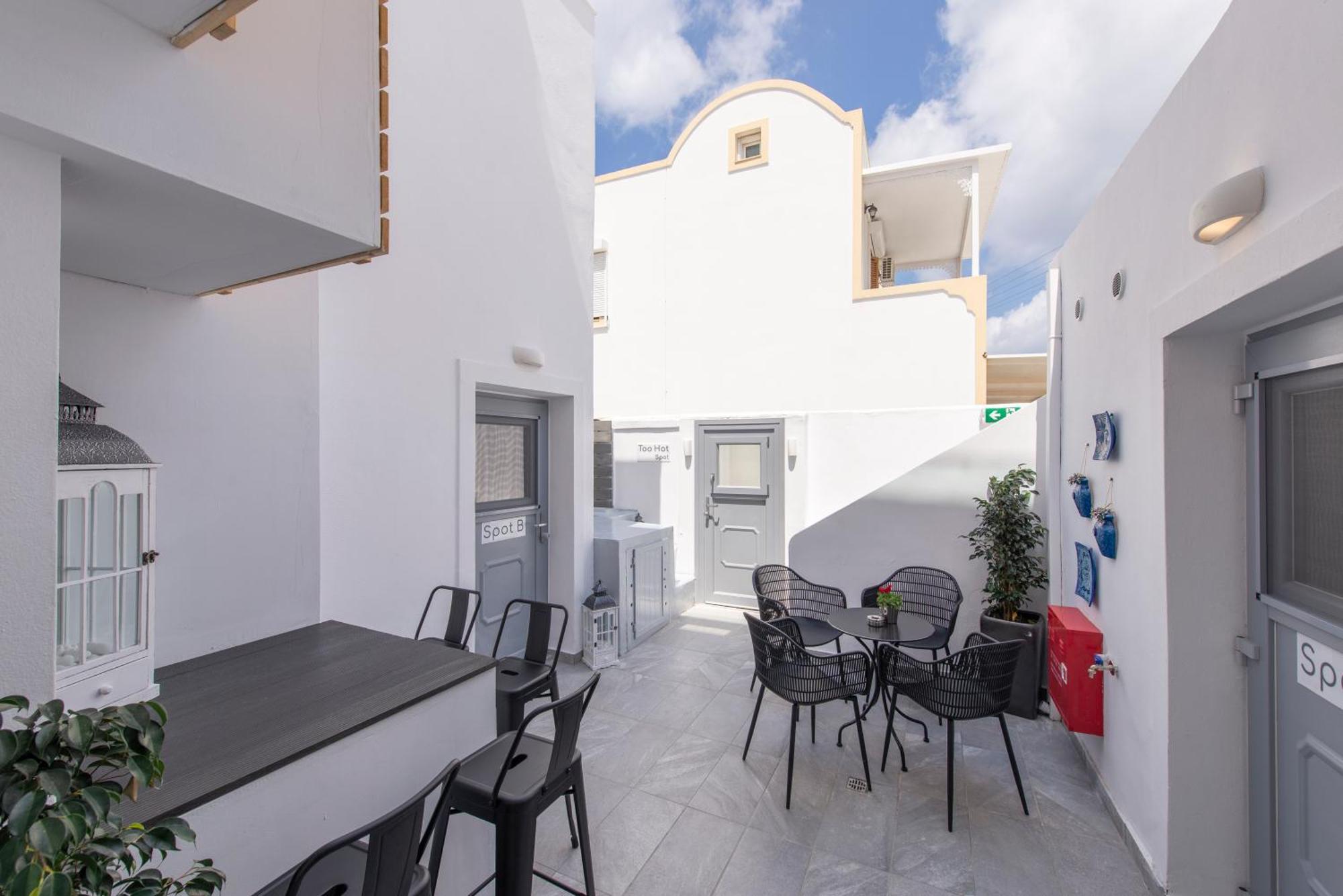 Bedspot Hostel Fira  Ngoại thất bức ảnh